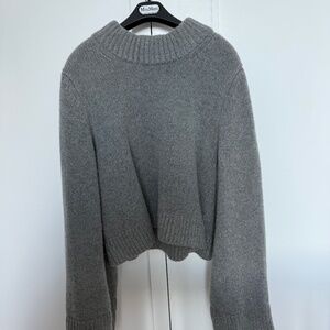 Khaite 100% cashmere gray sweater